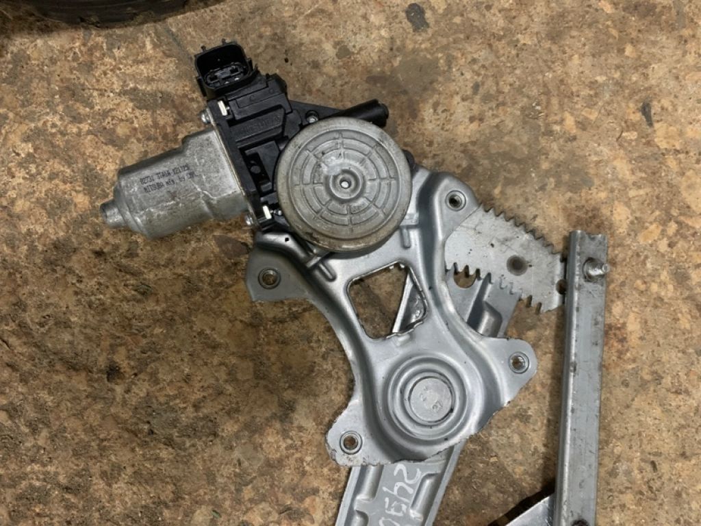 82721-3SG0A | Стеклоподъемник задн. лев. NISSAN SENTRA B17 12-21 - Фото 2