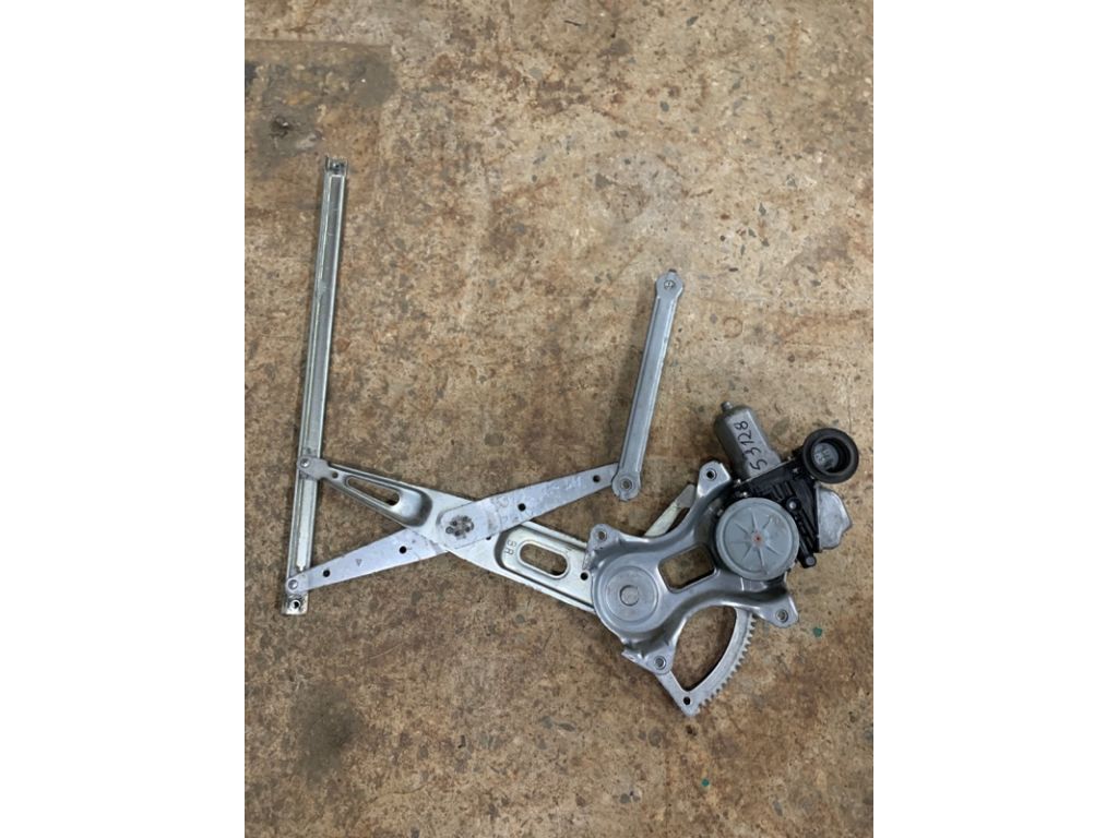 69802-52070 | Склопідйомник задн. лів. TOYOTA PRIUS - 30 09-17