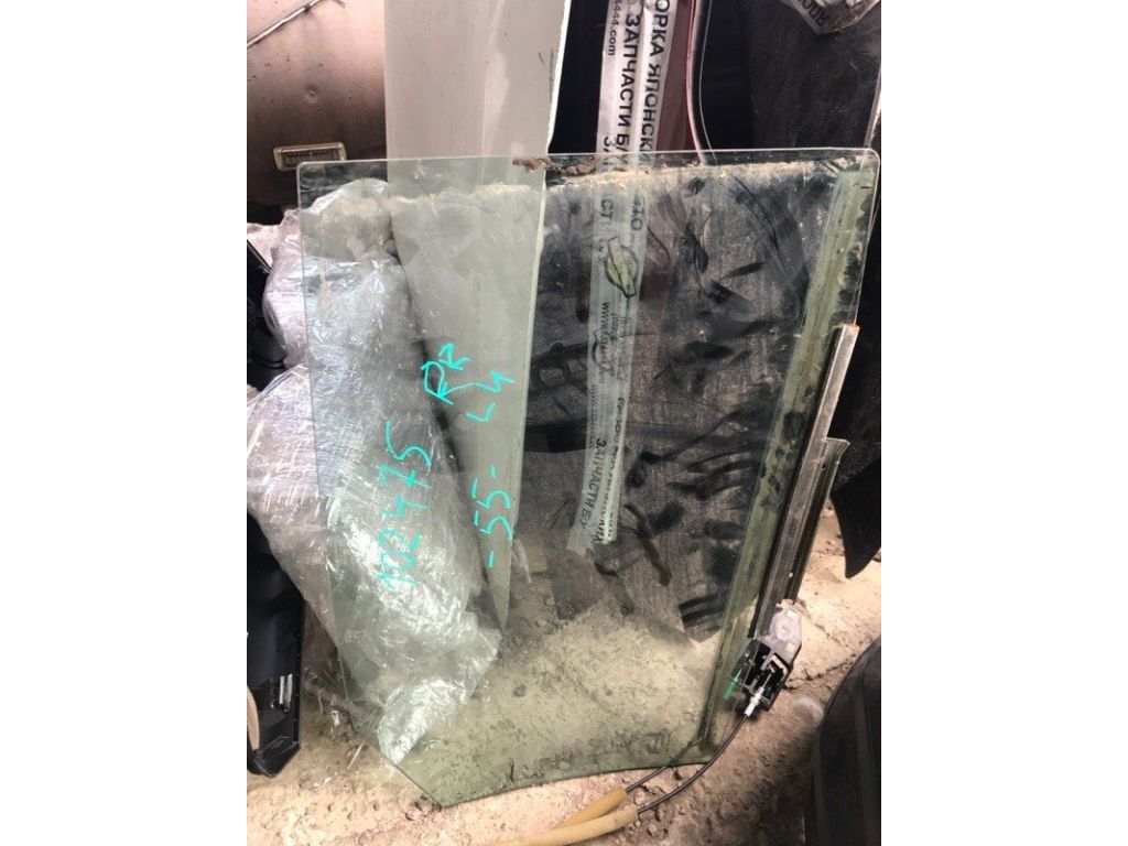 68104-06260 | Скло дверей задн. лів. TOYOTA CAMRY 55 14-17