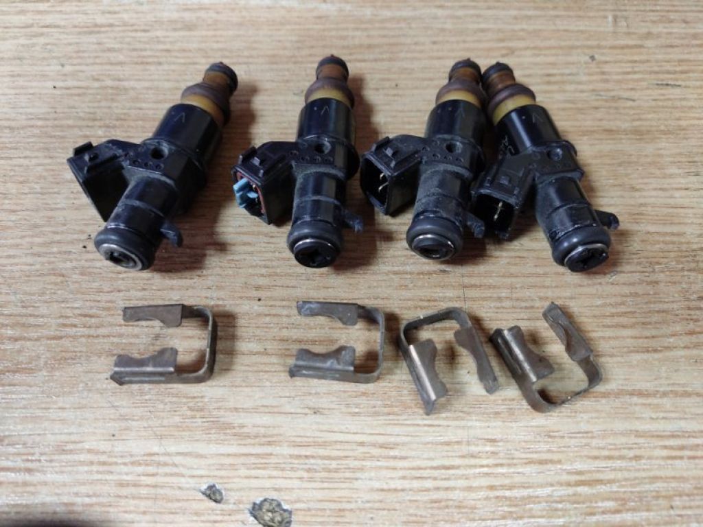 UH04 AASV | Форсунка паливна HONDA ACCORD CL7 / TSX 03-08