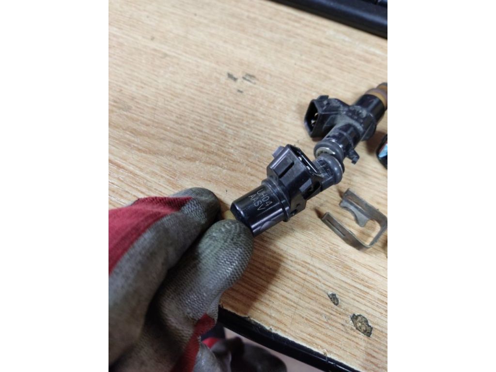 UH04 AASV | Форсунка паливна HONDA ACCORD CL7 / TSX 03-08 - Фото 2