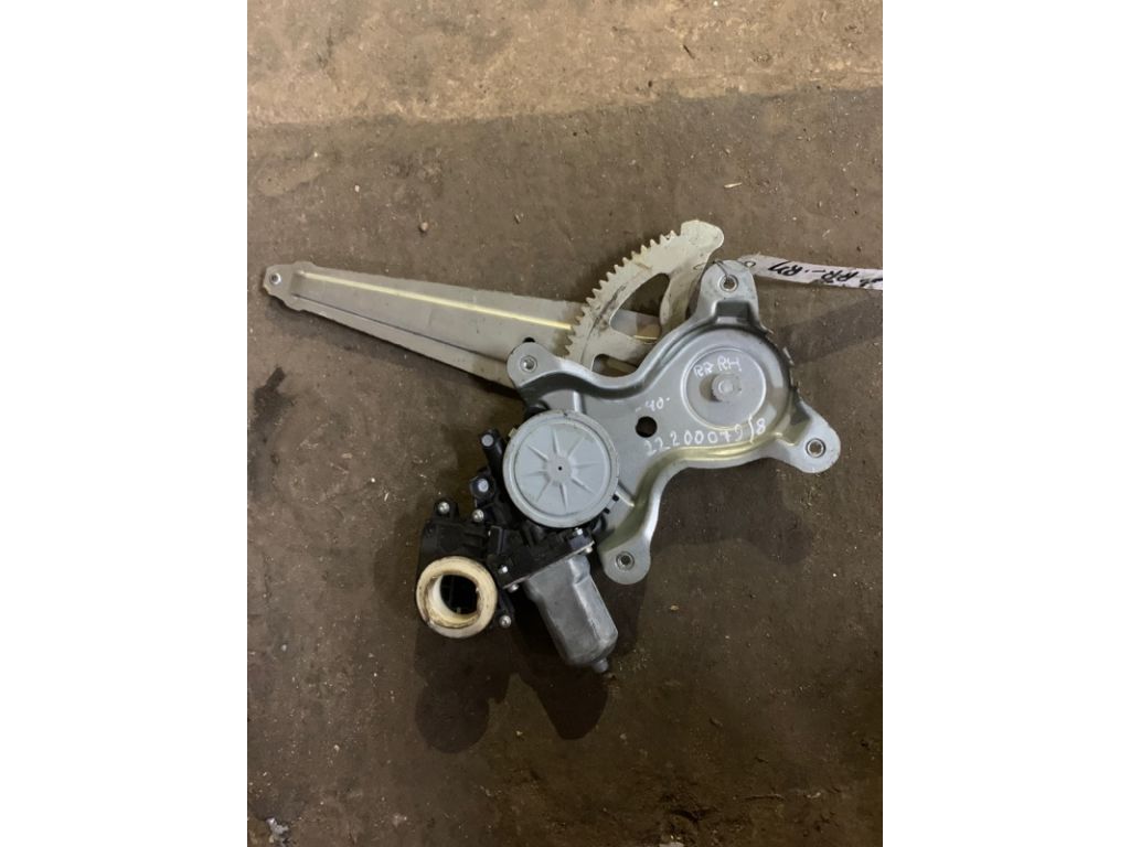 69803-33050 | Склопідйомник задн. прав. TOYOTA CAMRY 40 06-11