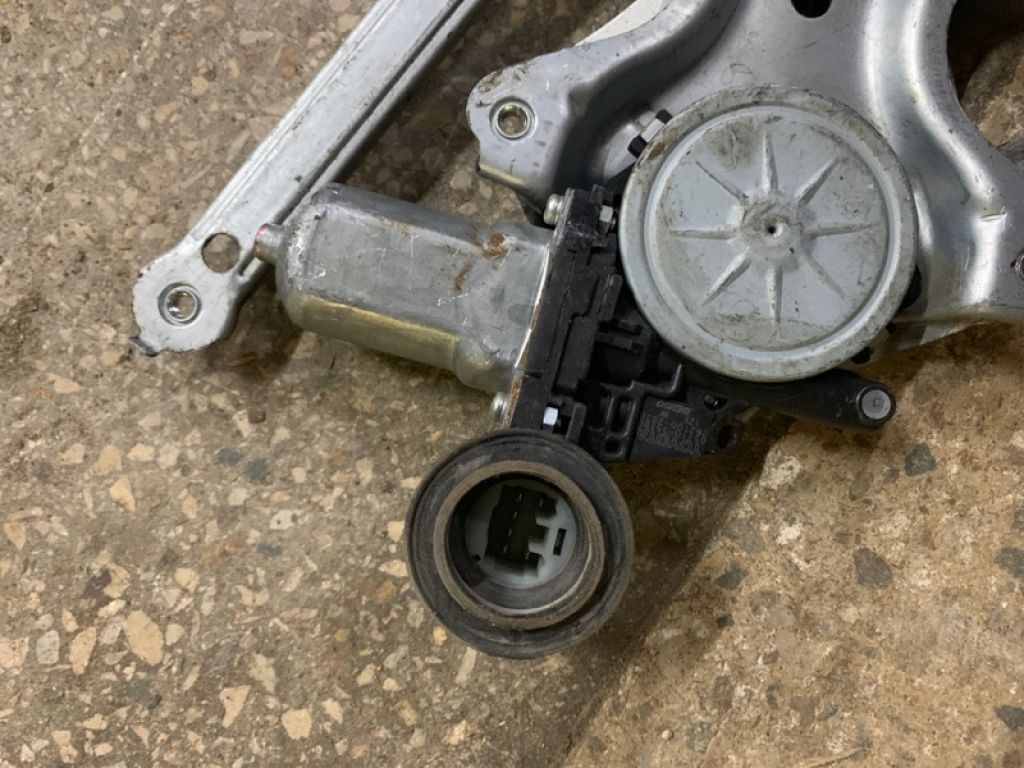 69801-33060 | Склопідйомник передн. прав. TOYOTA CAMRY 40 06-11 - Фото 3