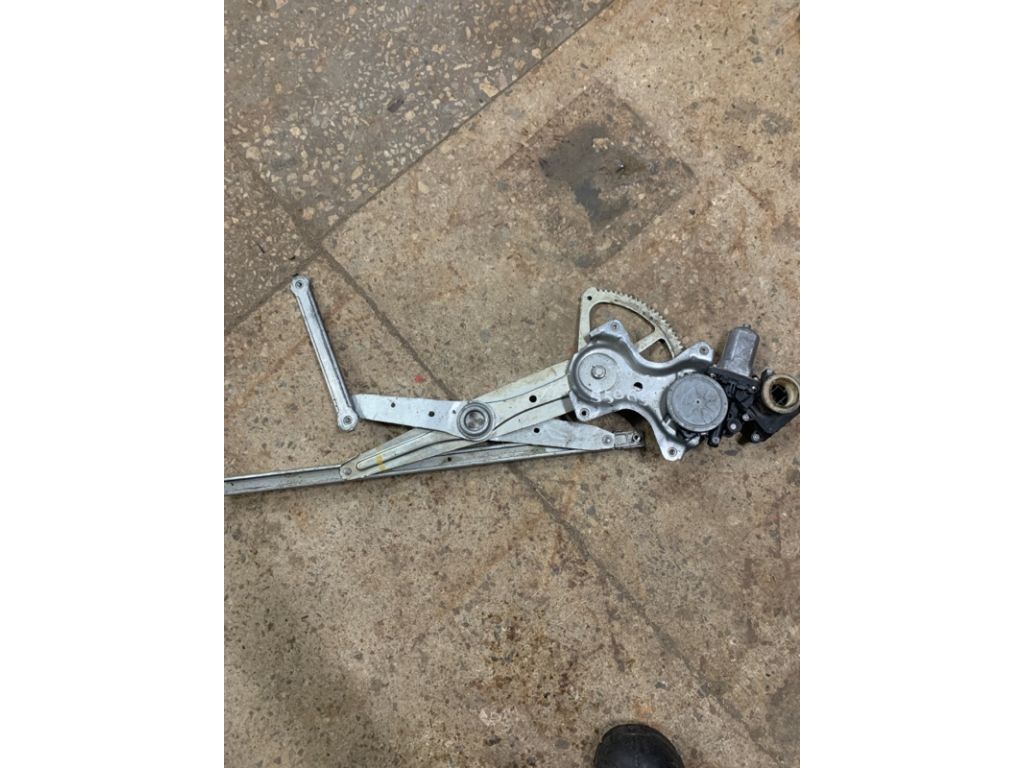 69802-33050 | Стеклоподъемник передн. лев. TOYOTA CAMRY 40 06-11