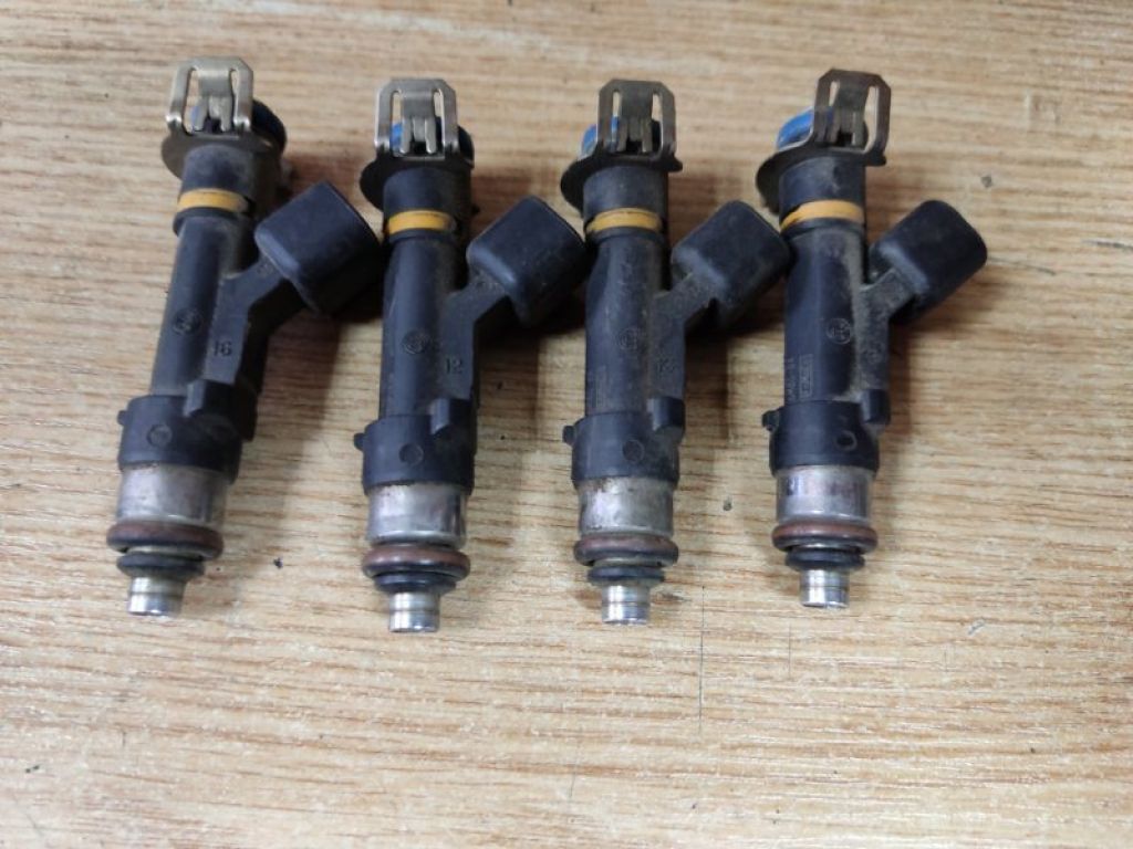L3G5-13-250 | Форсунка топливная MAZDA 3 BK 03-08