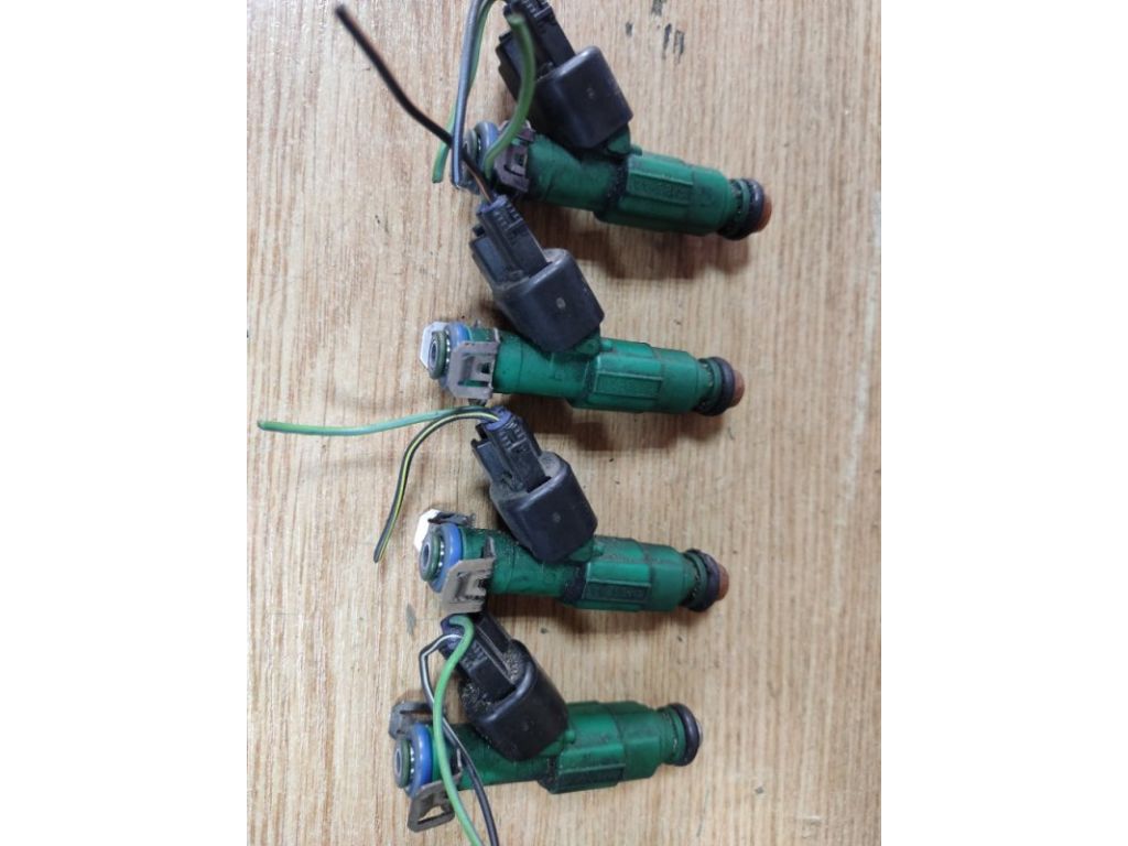 L361-13-250 | Форсунка топливная MAZDA 6 GG 02-07