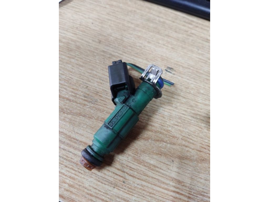 L361-13-250 | Форсунка топливная MAZDA 6 GG 02-07 - Фото 2