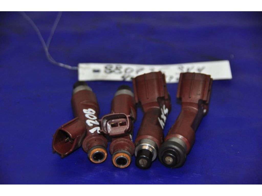 15710-54L00 | Форсунка паливна SUZUKI SX4 06-13