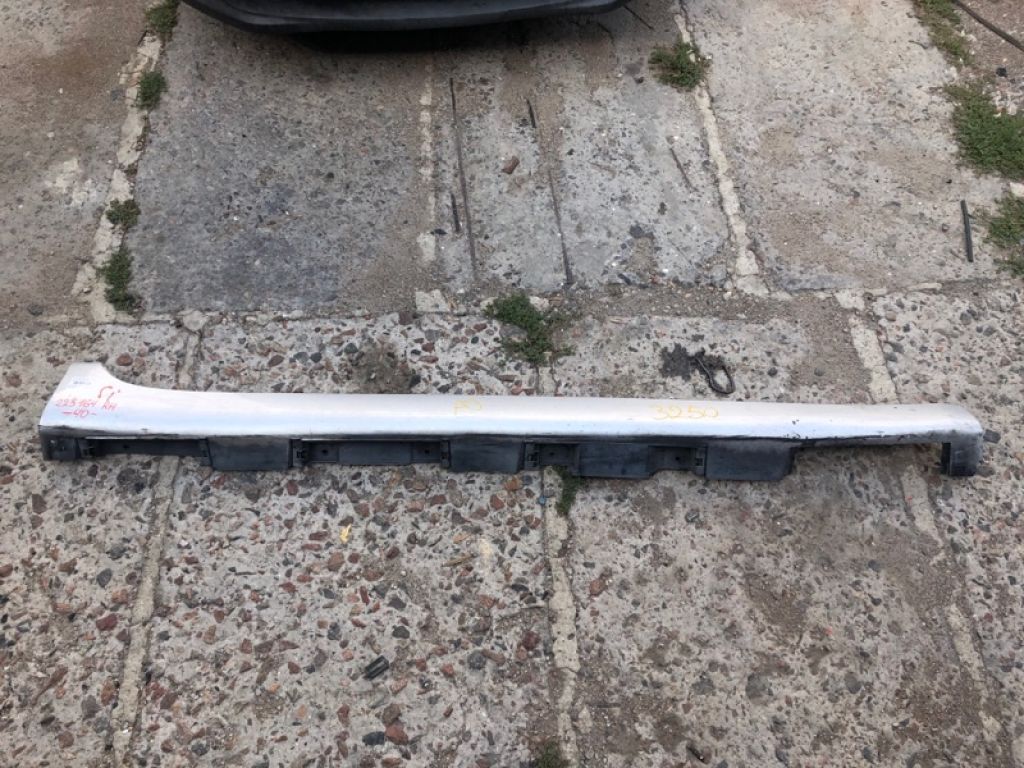 75851-06904 | Накладка порогу зовнішня прав. TOYOTA CAMRY 40 06-11