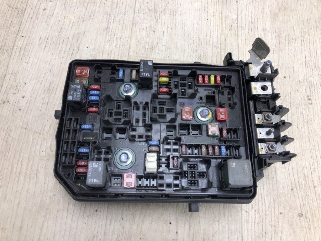 42677659 | Блок запобіжників моторний відсік CHEVROLET CRUZE 15-