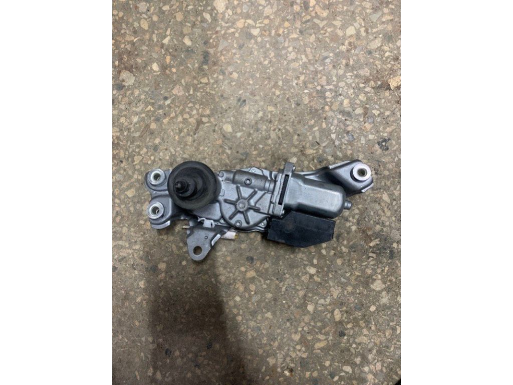 85130-08010 | Моторчик склоочисника задн. TOYOTA SIENNA 11-16