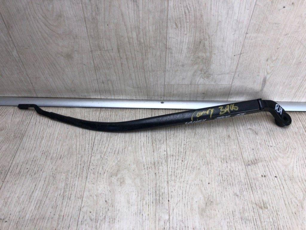 85211-06110 | Повідець склоочисника передній прав. TOYOTA CAMRY 55 14-17