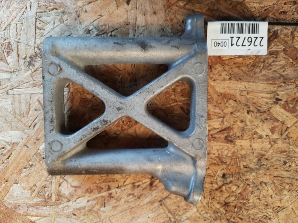 12316-0A022 | Кронштейн двигателя прав. TOYOTA CAMRY 30 02-06