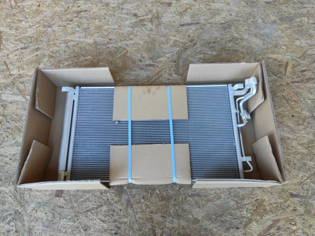 97606-F2000 | Радіатор кондиціонера HYUNDAI ELANTRA AD 16-