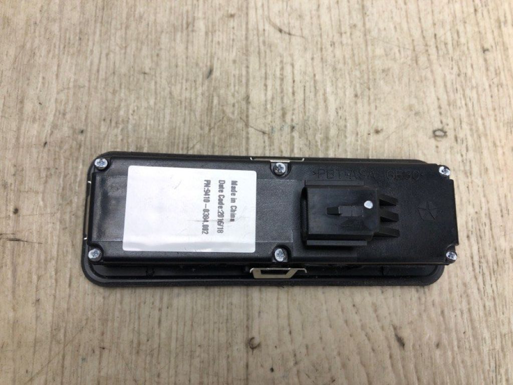 68184315AA | Кнопка открывания багажника наружная JEEP CHEROKEE 14- - Фото 3