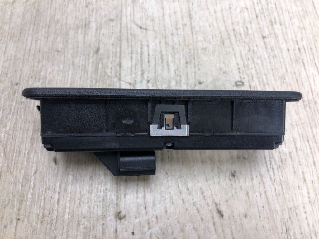 68184315AA | Кнопка открывания багажника наружная JEEP CHEROKEE 14- - Фото 4