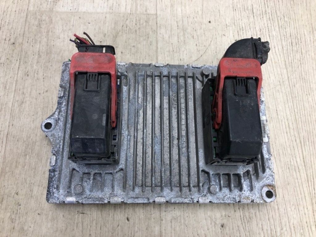 68258531AB | Блок керування двигуном JEEP CHEROKEE 14-