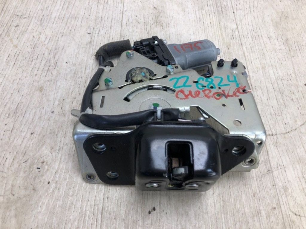 68231652AC | Замок кришки багажника JEEP CHEROKEE 14-