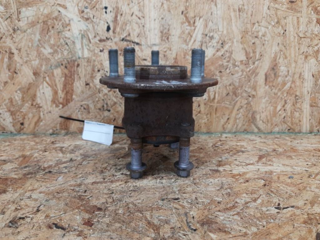 KD31-26-15XA | Маточина колеса задн. MAZDA CX-5 (KE) 11-17