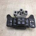 5QM 199 555 | Подушка АКПП VOLKSWAGEN JETTA USA 18- - Превью 2