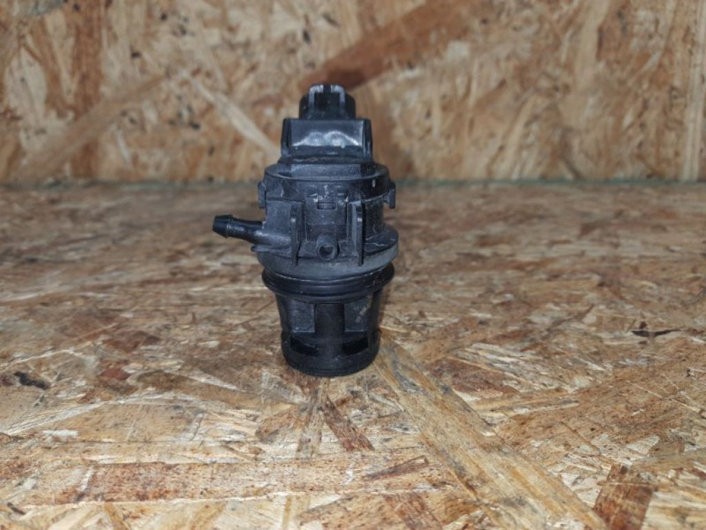 BP4K-67-482 | Насос омывателя стекла MAZDA CX-9 06-16