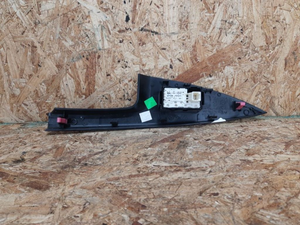 84810-0T010 | Кнопка стеклоподъемника задн. прав. TOYOTA VENZA 09-16 - Фото 2