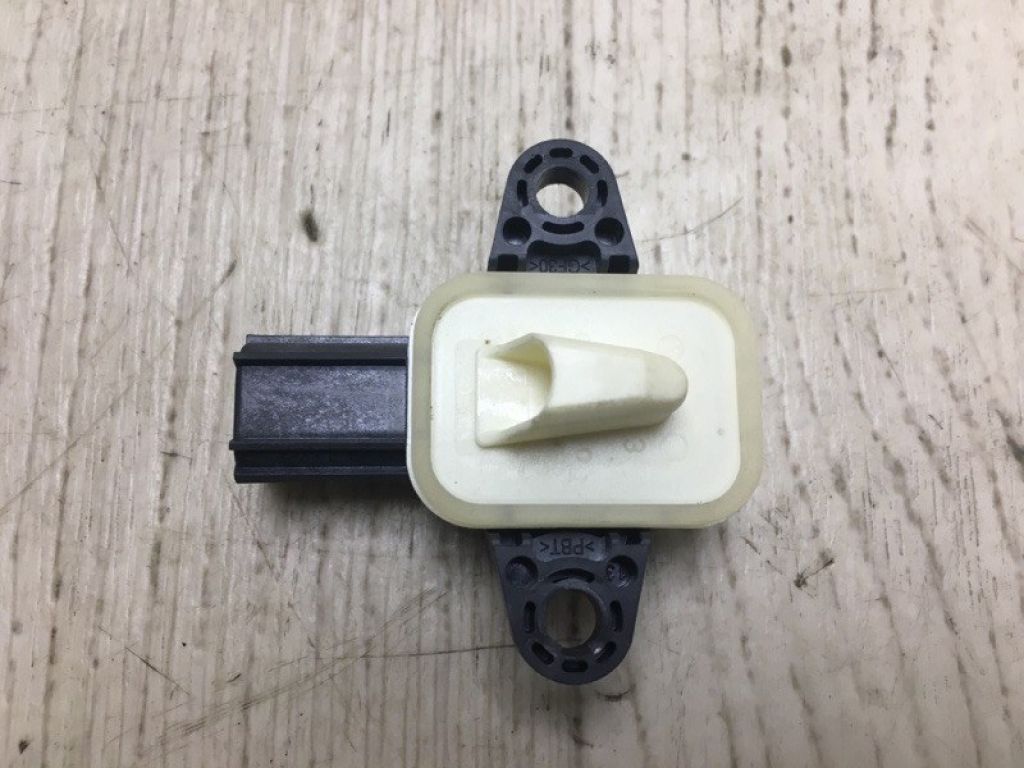CP9Z-14B345-A | Датчик удара FORD FOCUS 10-18