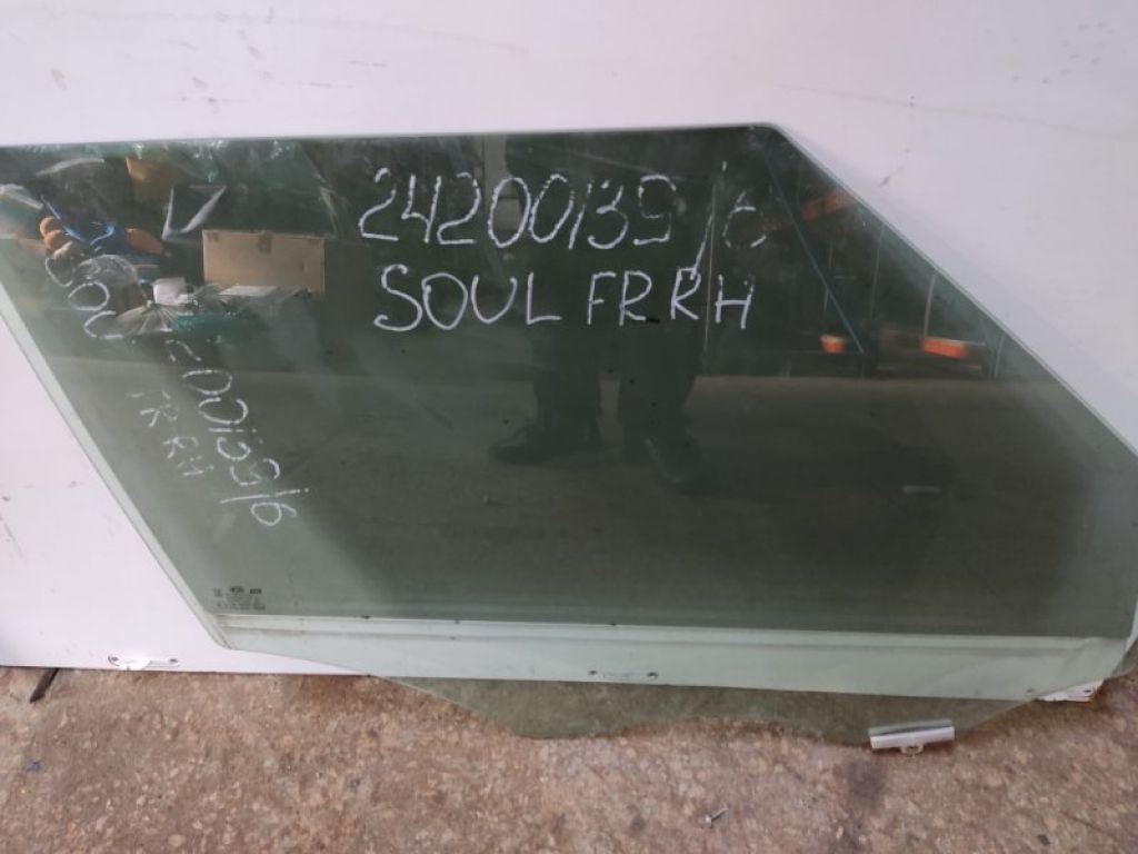 82420-B2000 | Скло дверей передн. прав. KIA SOUL PS 13-19