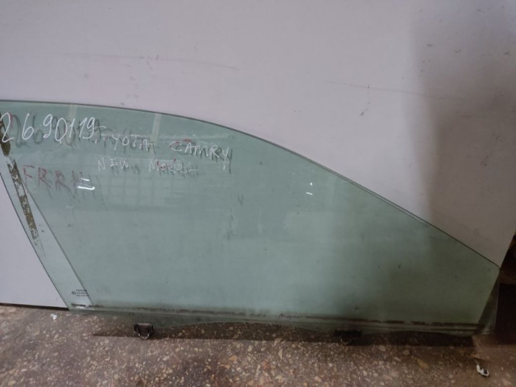 68101-06200 | Скло дверей передн. прав. TOYOTA CAMRY 50 12-15