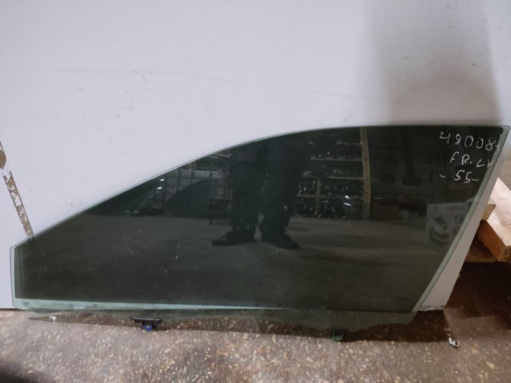 68102-06300 | Скло дверей передн. лів. TOYOTA CAMRY 55 14-17