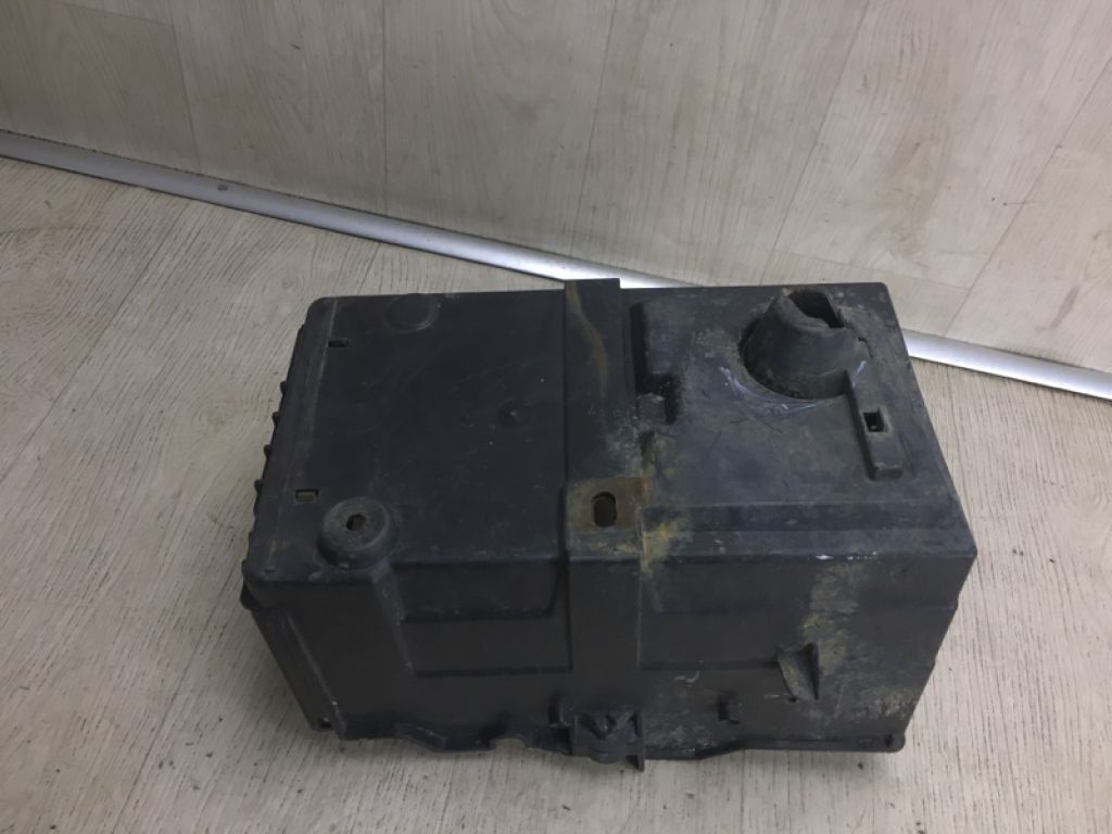 AM5Z-10732-C | Короб аккумулятора FORD FOCUS 10-18 - Фото 6