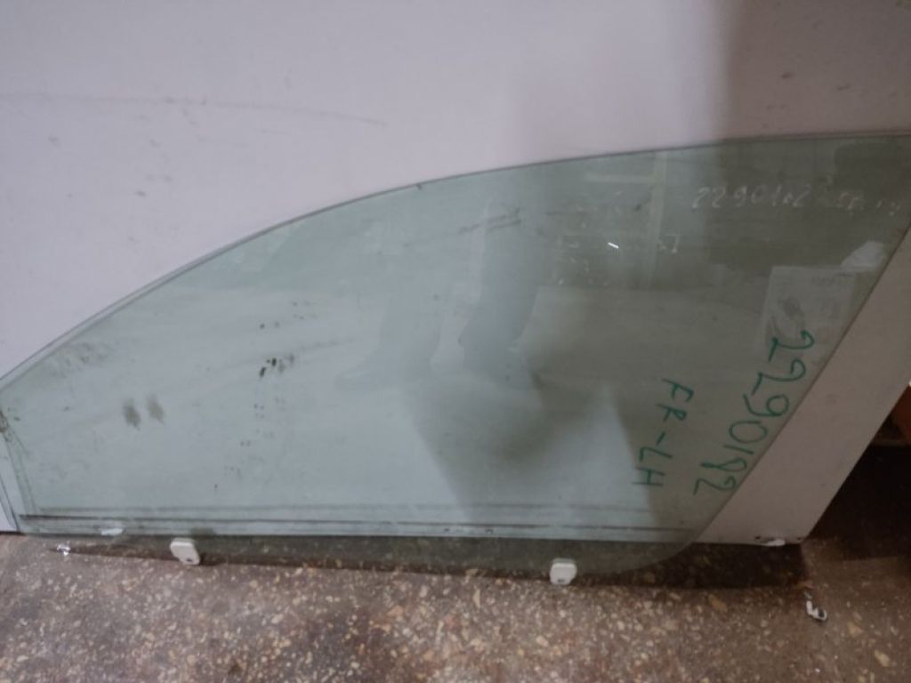 5706A007 | Скло дверей передн. лів. MITSUBISHI OUTLANDER XL 05-13