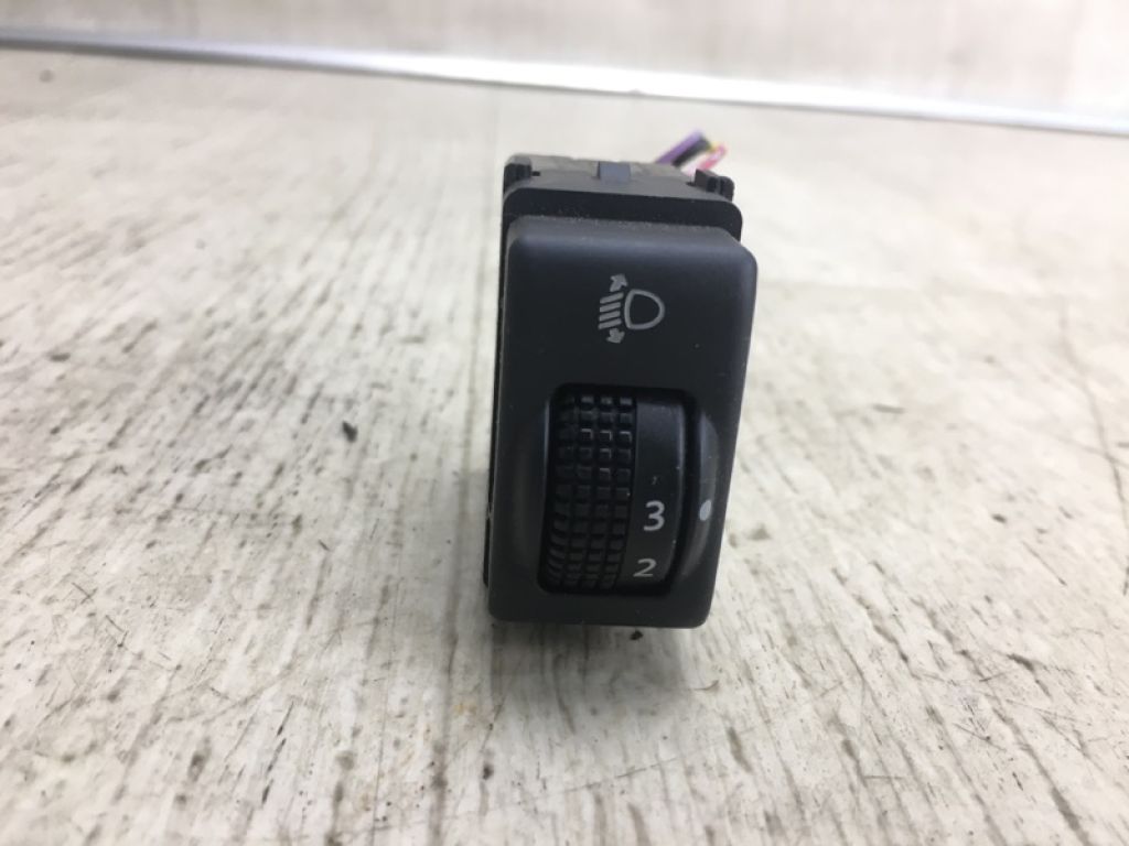 25190JG00C | Кнопка ПТФ NISSAN ROGUE 08-15