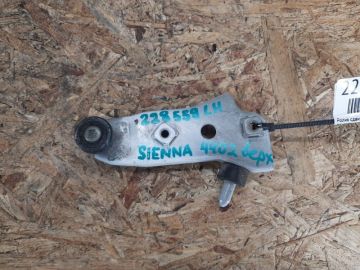Ролик сдвижной двери верхний лев. TOYOTA SIENNA 11-16