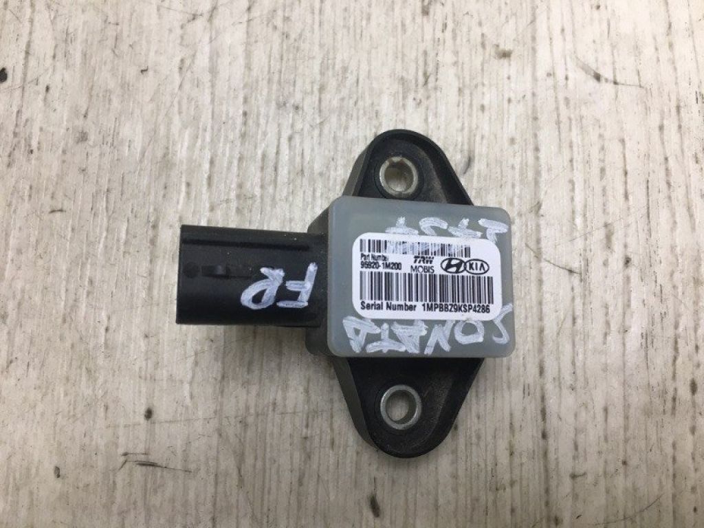 95920-1M200 | Датчик удару HYUNDAI SONATA YF 10-14