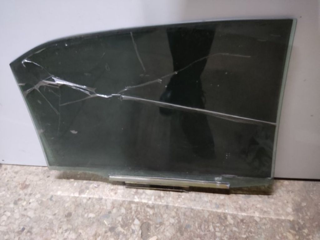 68104-06090 | Стекло двери задн. лев. TOYOTA CAMRY 40 06-11 - Фото 3