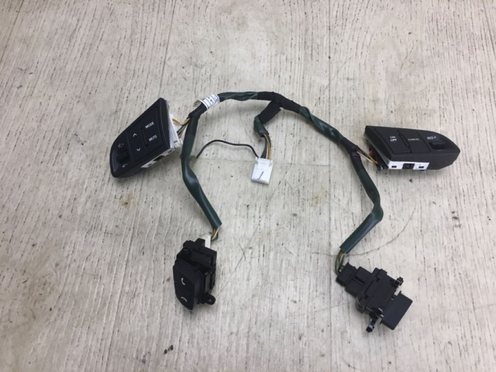 96700-2K000 | Кнопки на руль KIA FORTE/CERATO TD 08-13