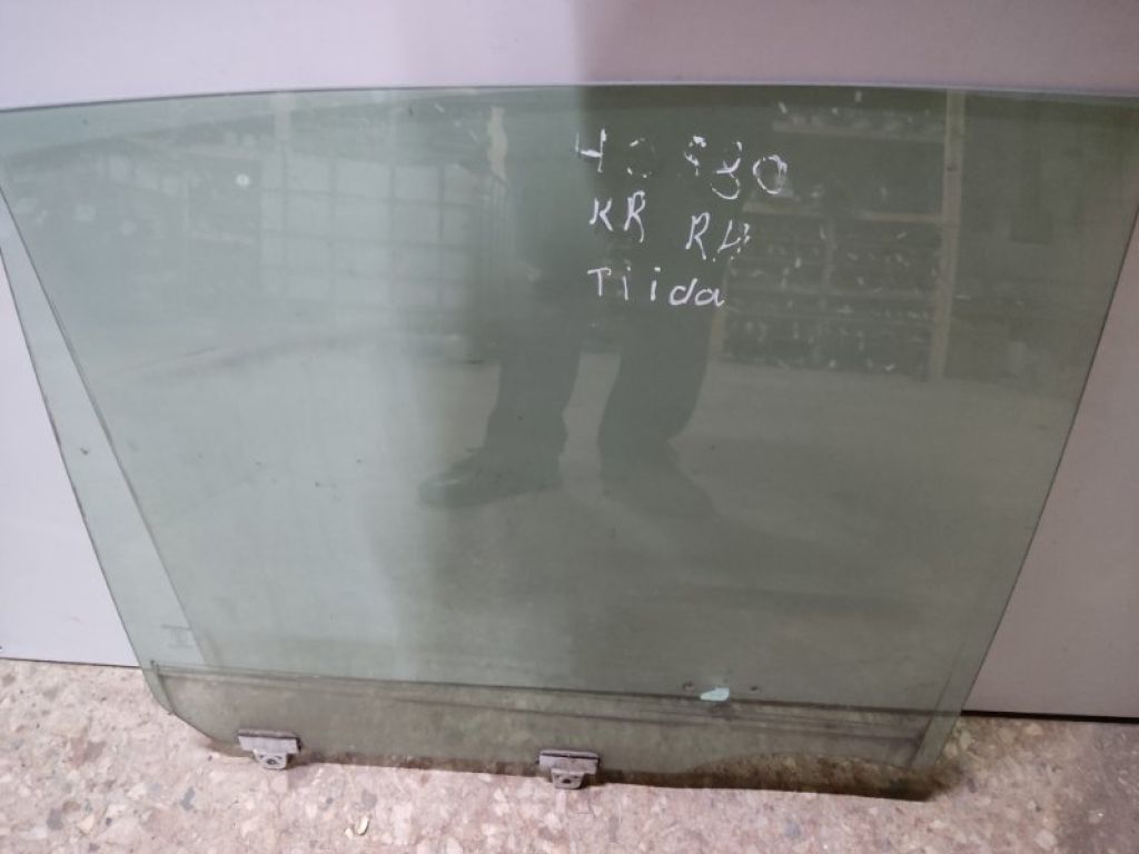 82300-EL000 | Скло дверей задн. прав. NISSAN TIIDA/VERSA C11 04-11