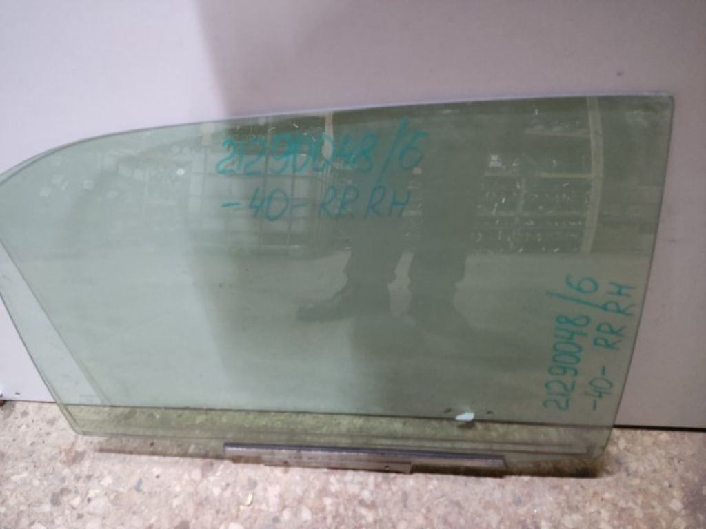 68103-06090 | Стекло двери задн. прав. TOYOTA CAMRY 40 06-11