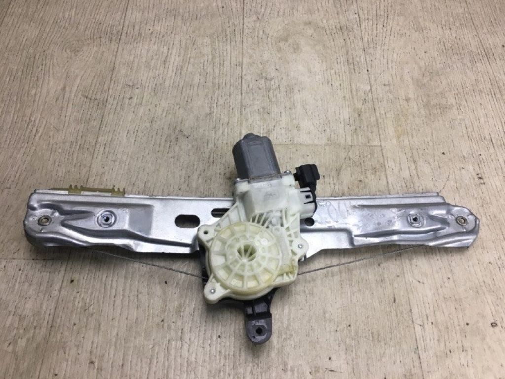 CM5Z-5827000-A | Склопідйомник задн. прав. FORD FOCUS 10-18