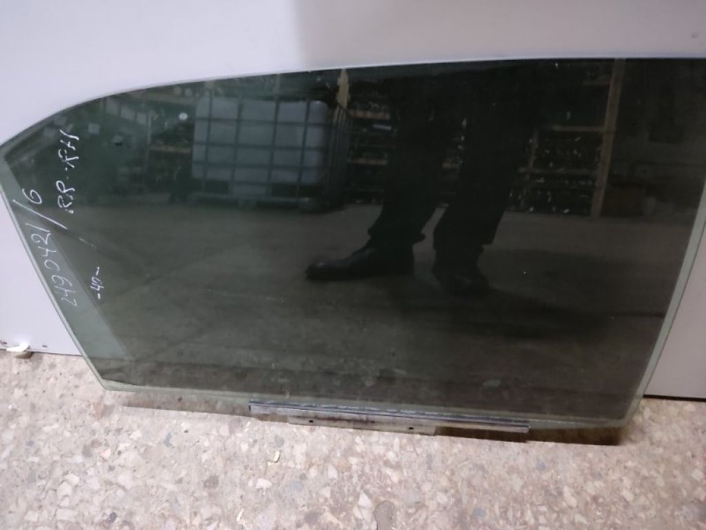 68103-06090 | Стекло двери задн. прав. TOYOTA CAMRY 40 06-11