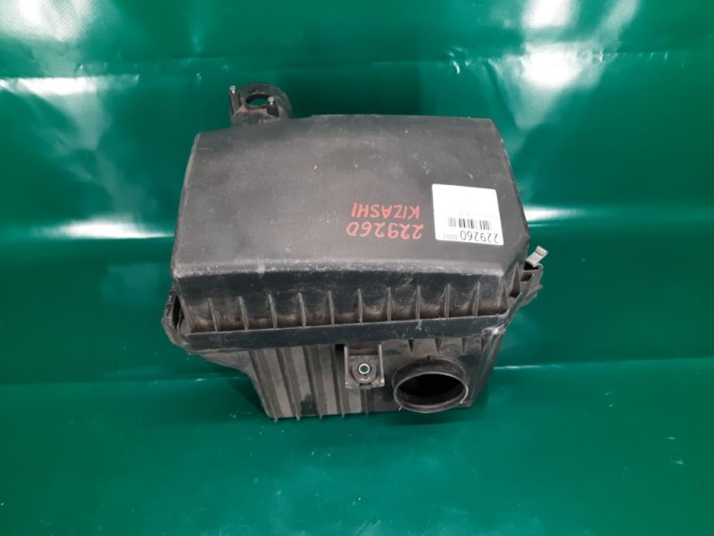13700-57L00 | Корпус воздушного фильтра SUZUKI KIZASHI 09-14