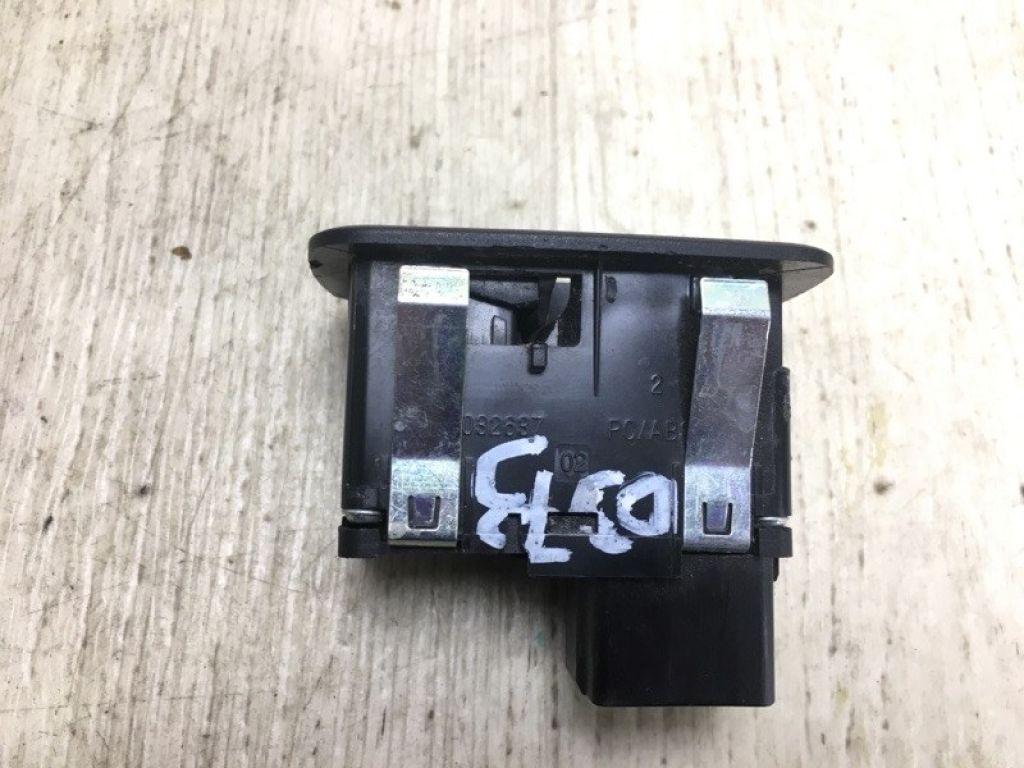 68080942AA | Кнопка стеклоподъемника задн. лев. DODGE JOURNEY 08-20 - Фото 2