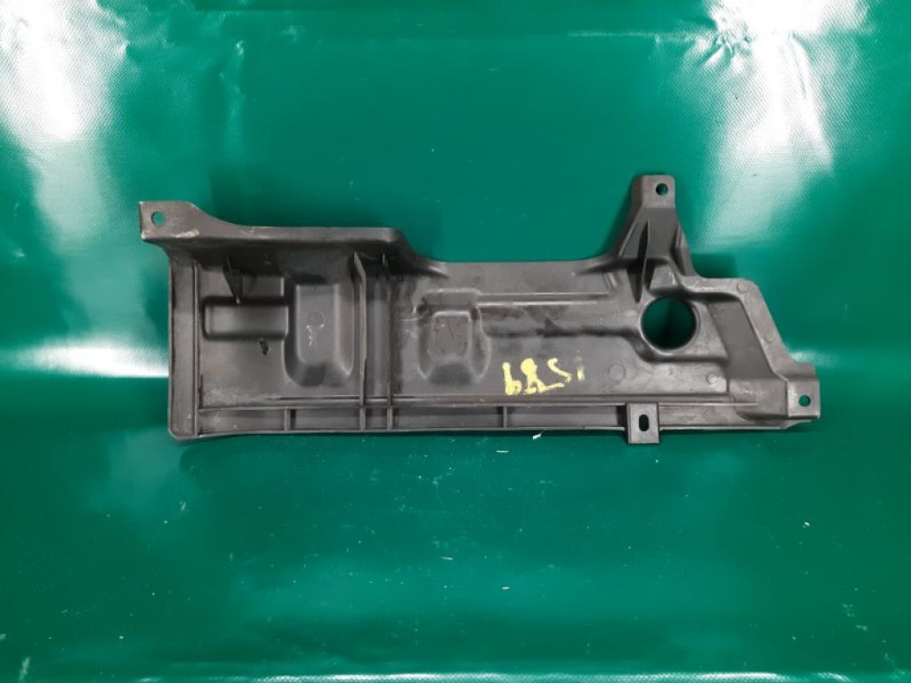 17793-80J00 | Дефлектор радіатора прав. SUZUKI SX4 06-13 - Фото 2