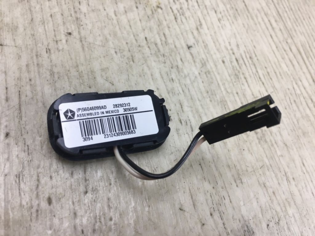 56046099AD | Кнопки на руль задн. лев. DODGE JOURNEY 08-20 - Фото 2