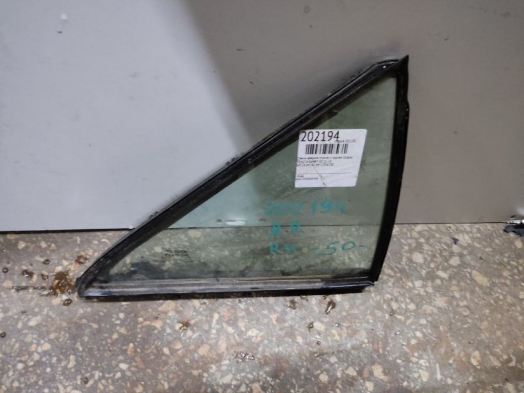 68123-06140 | Скло дверей глухе задн. прав. TOYOTA CAMRY 50 12-15
