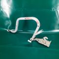 65810-75K00 | Петля кришки багажника лів. SUZUKI SX4 06-13 - Прев'ю 2