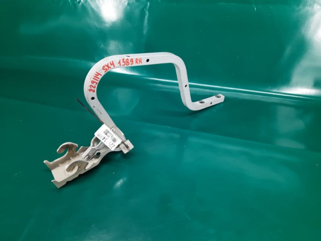 65810-75K00 | Петля кришки багажника прав. SUZUKI SX4 06-13