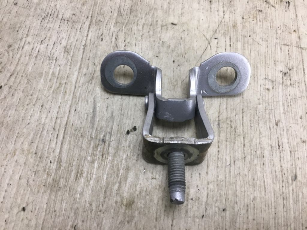 CJ5Z-7842900-B | Петля крышки багажника задн. прав. FORD ESCAPE 12-19