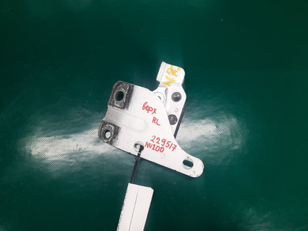 82401-JX00A | Ролик зсувних дверей верхній лів. NISSAN NV200 USA 13- - Фото 2